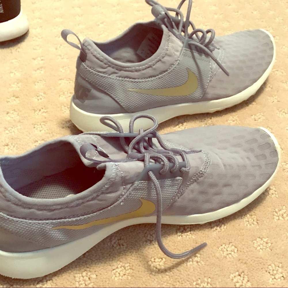 Nike size 8 shoe